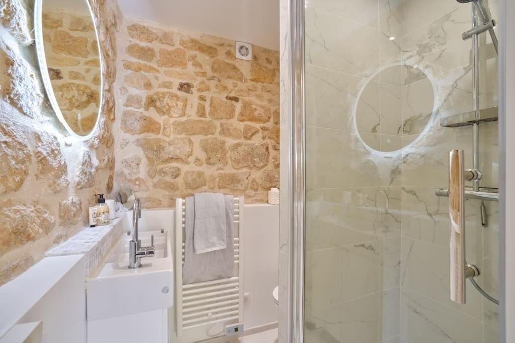 Amman Studio Avec Terrasse Au Coeur Du Village Impressionniste Овер-сюр-Уаз Экстерьер фото